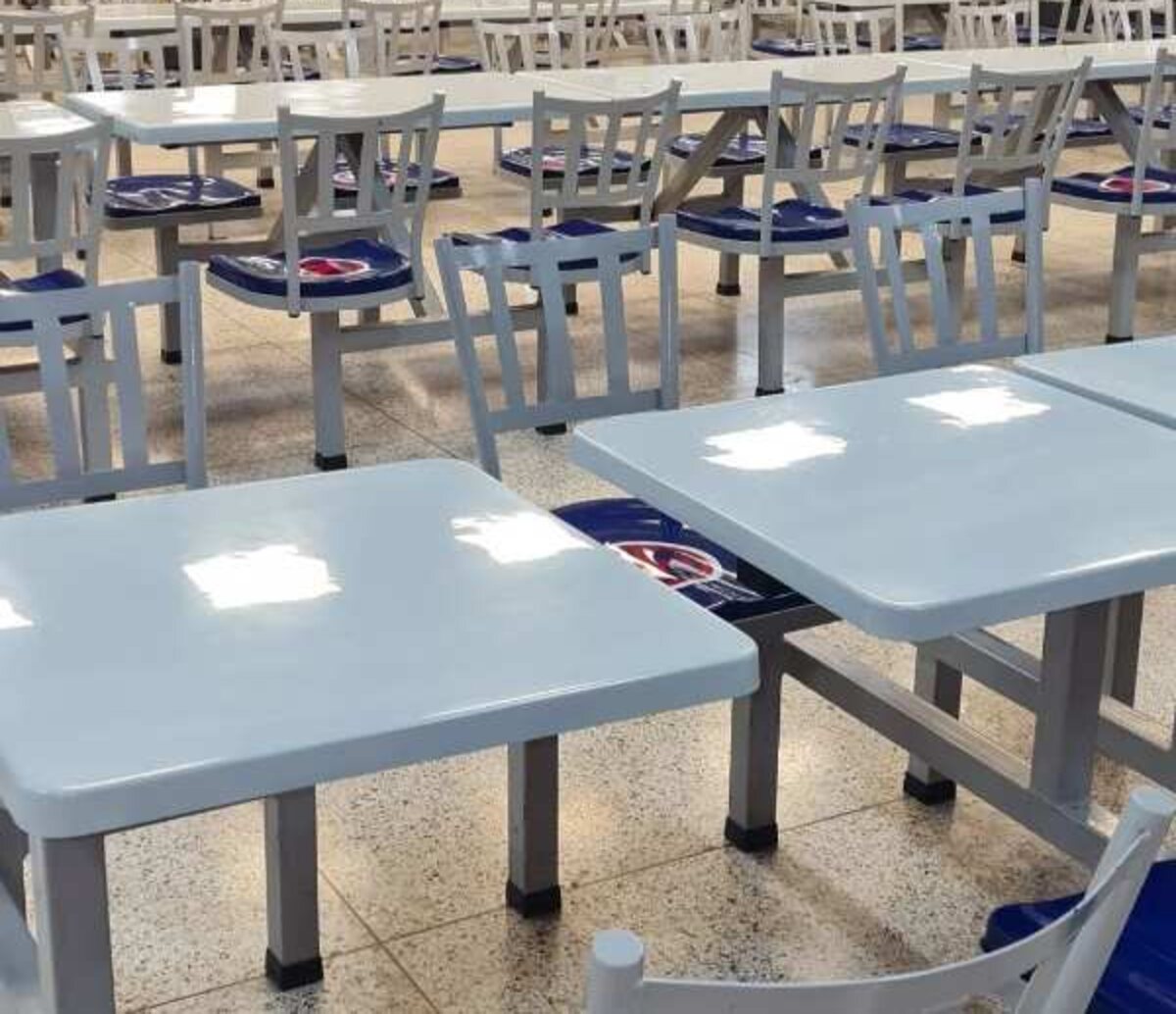 Food court equipado por M4 Industrias